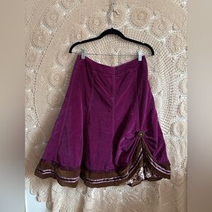 Insanely cool Barami velvet skirt. Giving medieval. Size US 4.